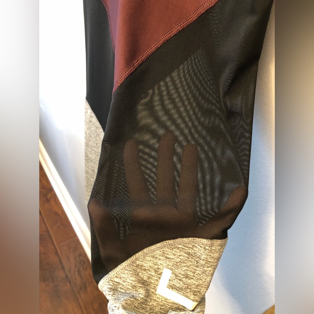 Nike Dri -Fit Yoga Pants/Leggings w/ Sheer Women's Size Small - Picture 3 of 6